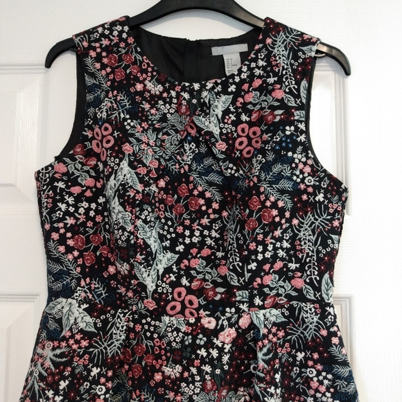 H&M Floral Pattern Dress - Picture 6 of 6